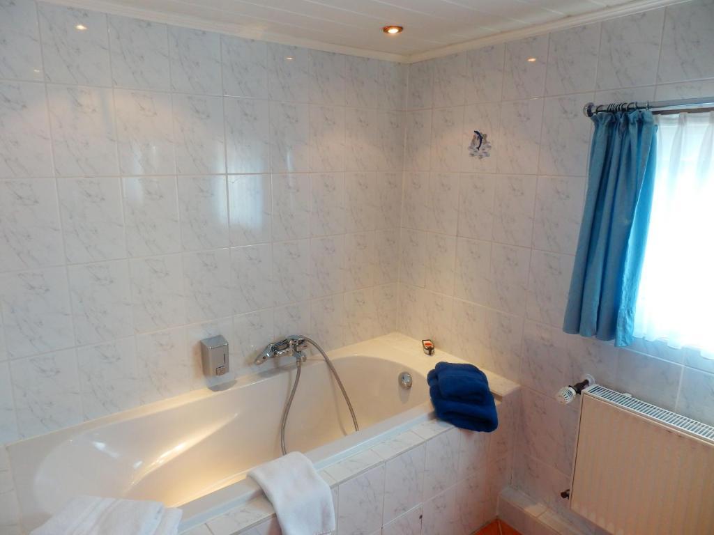 Hotelschiff Perle Бремен Номер фото