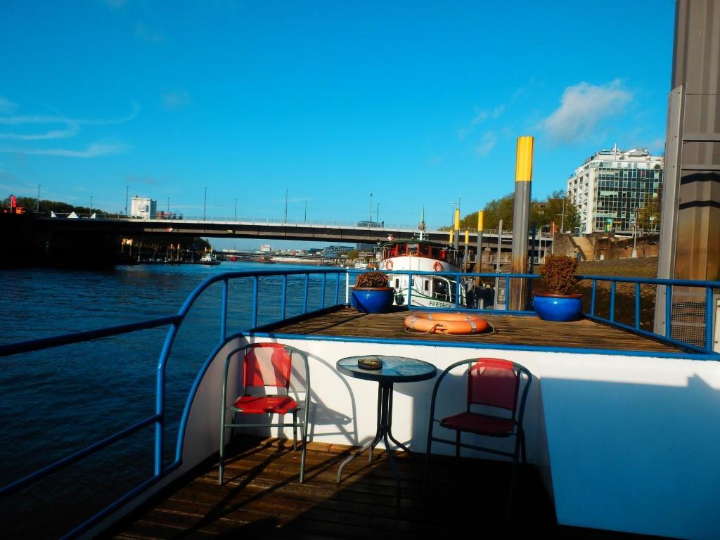 Hotelschiff Perle Бремен Номер фото