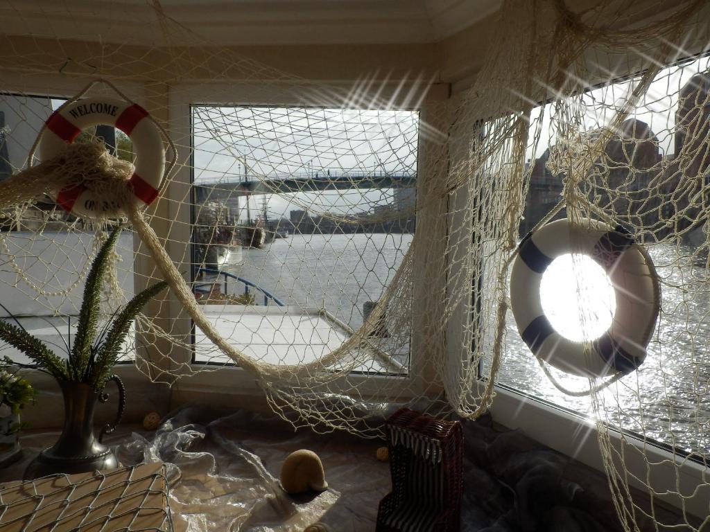 Hotelschiff Perle Бремен Номер фото